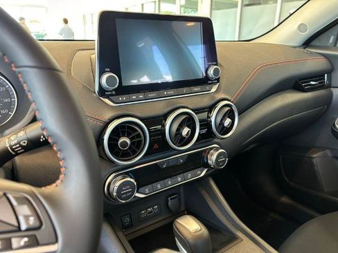 Certified 2025 Nissan Sentra SR FWD image 18