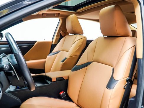 Used 2025 Lexus ES 350 w/ Premium Package FWD image 32