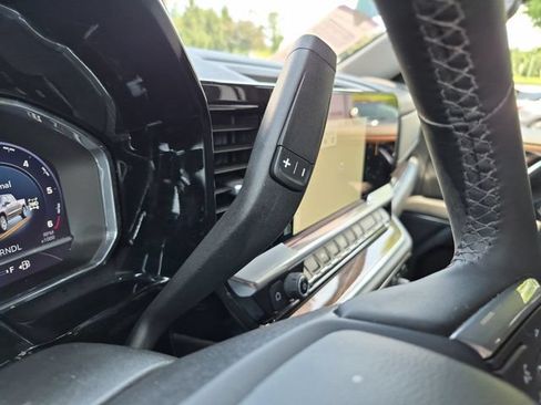 Used 2023 Chevrolet Silverado 1500 LT AWD/4WD image 18