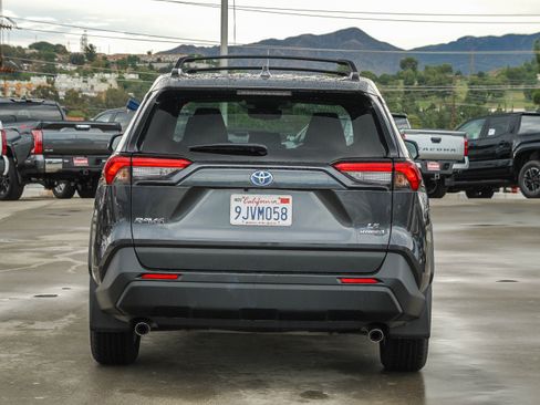 Used 2024 Toyota RAV4 LE AWD/4WD image 6