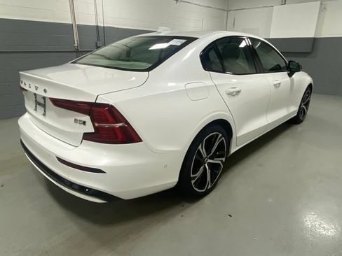 Used 2023 Volvo S60 B5 Ultimate w/ Climate Package AWD/4WD image 3