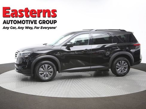 Used 2025 Nissan Pathfinder SV FWD image 60