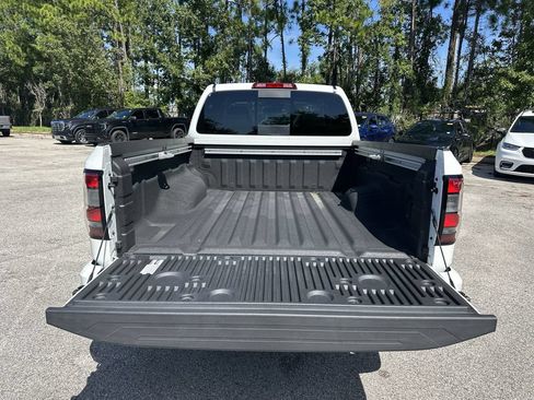 Used 2025 Nissan Frontier SV w/ SV Convenience Package RWD image 25
