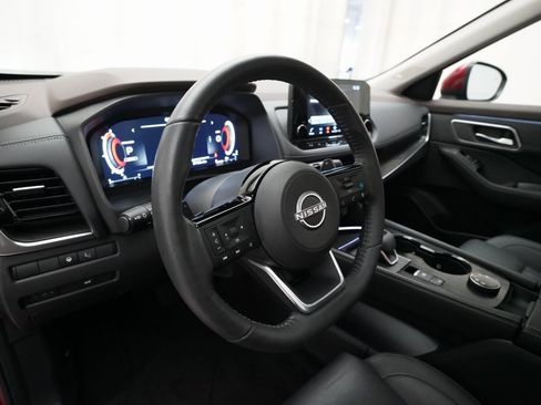 Used 2023 Nissan Rogue Platinum w/ Platinum Premium Package image 8