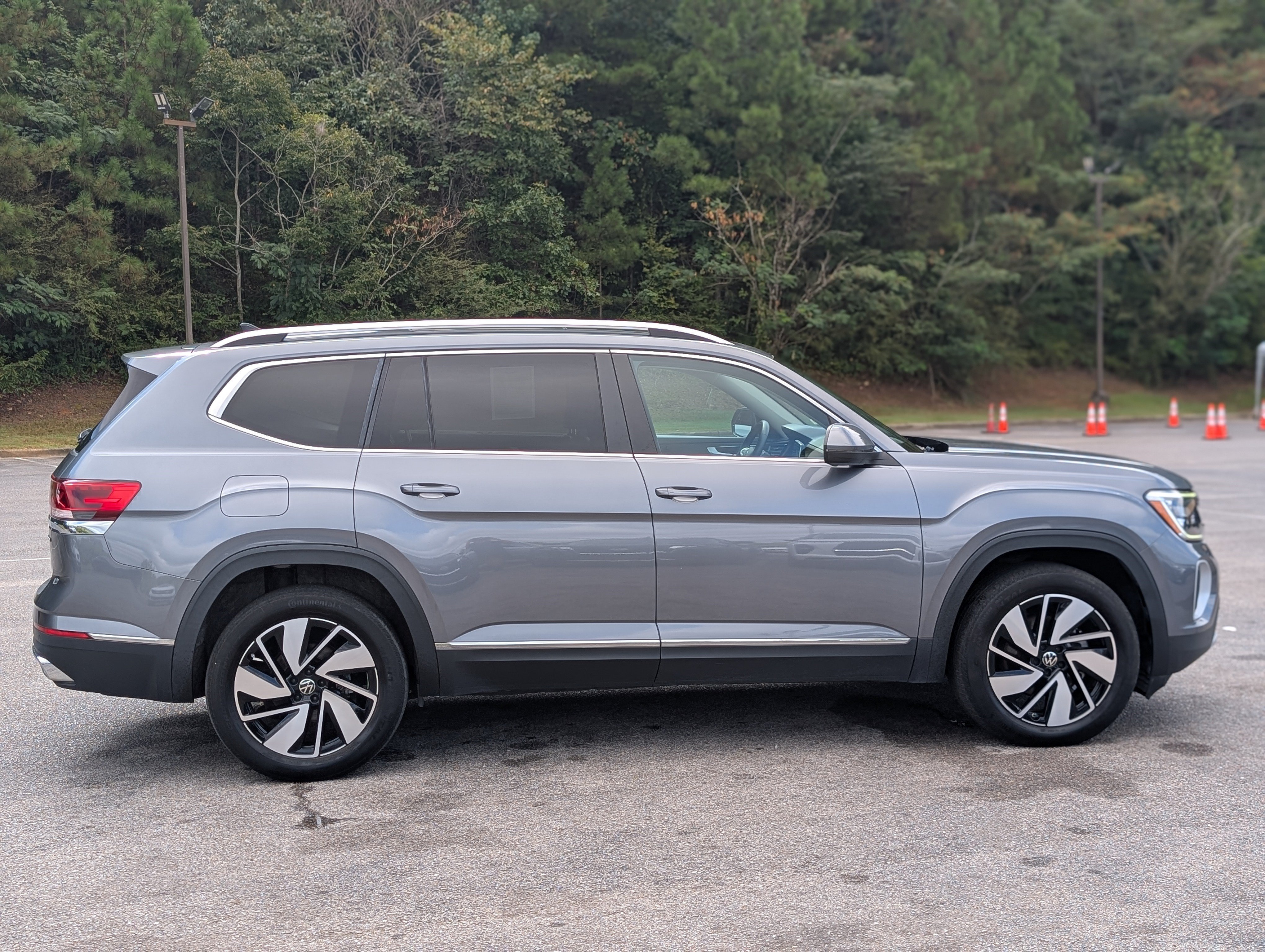Used 2024 Volkswagen Atlas SEL AWD/4WD image 10