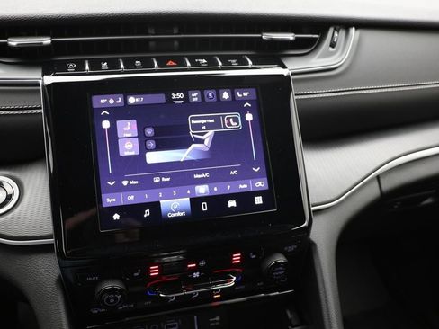 Used 2024 Jeep Grand Cherokee Altitude image 22