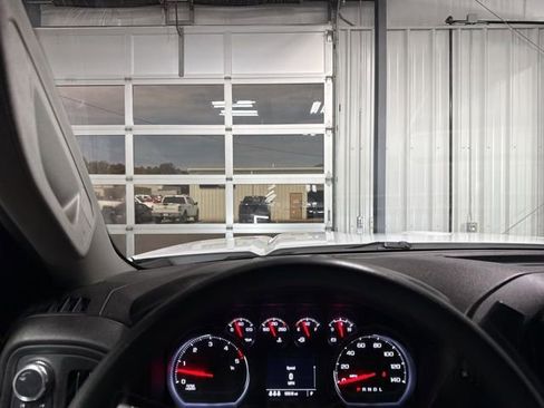 Used 2024 GMC Sierra 3500 Pro AWD/4WD image 7
