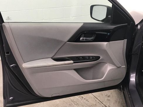 Used 2016 Honda Accord LX image 9