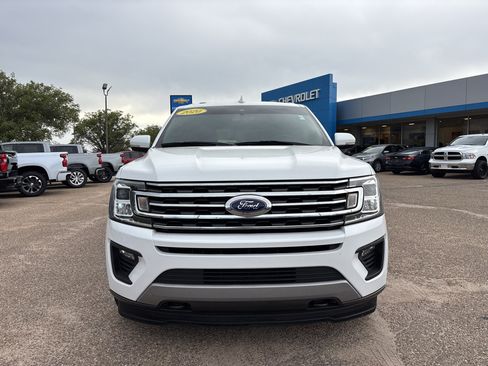Used 2020 Ford Expedition XLT w/ Equipment Group 202A AWD/4WD image 3