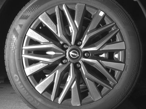 Used 2025 Nissan Altima 2.5 SV FWD image 13