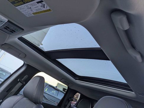 Used 2023 Mitsubishi Outlander SE image 18