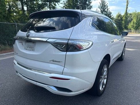 Used 2022 Buick Enclave Avenir w/ Avenir Technology Package FWD image 5