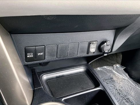 Used 2015 Toyota RAV4 XLE image 29
