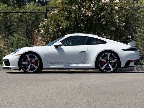 Used 2024 Porsche 911 Carrera S RWD image 2