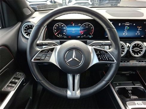 Certified 2024 Mercedes-Benz GLB 250 4MATIC w/ Driver Assistance Package image 21