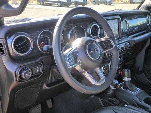 Used 2023 Jeep Wrangler Unlimited Sahara image 14