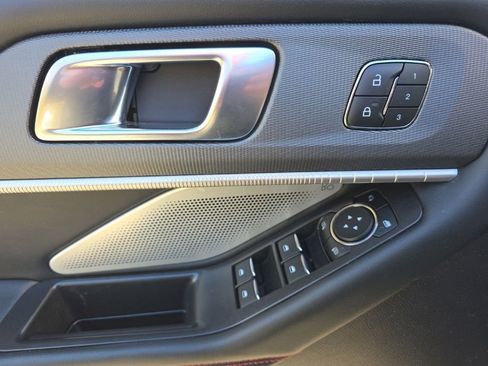 Used 2025 Ford Explorer ST image 22