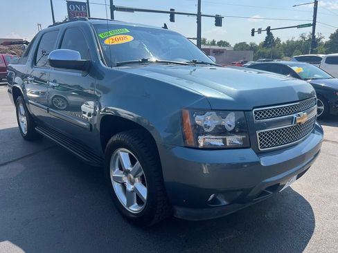 Used 2008 Chevrolet Avalanche LTZ w/ LTZ Preferred Equipment Group AWD/4WD image 10