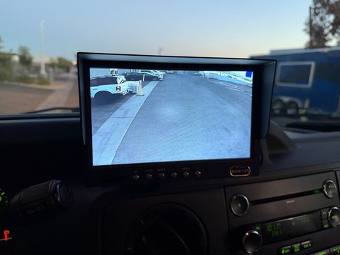 Used 2010 Ford E-350 and Econoline 350 XLT RWD image 17