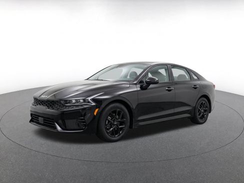 Used 2025 Kia K5 LXS FWD image 3