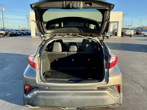 Used 2021 Toyota C-HR LE image 18