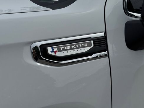 New 2026 GMC Sierra 1500 SLT AWD/4WD image 4