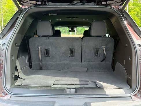 Used 2023 Chevrolet Traverse LT image 16