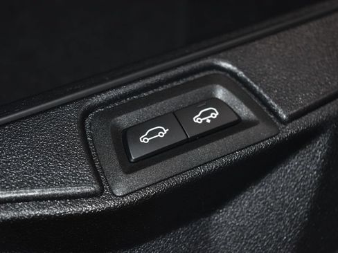 Used 2025 BMW X7 M60i AWD/4WD image 37