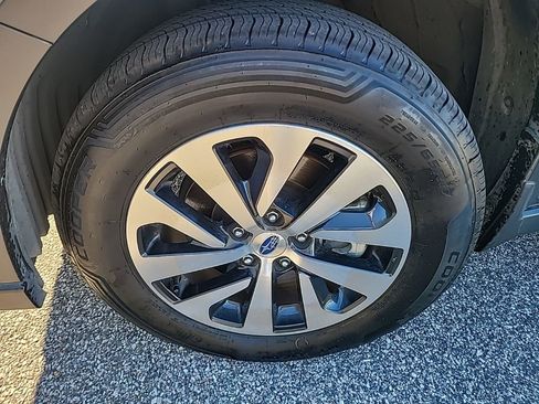 Used 2021 Subaru Outback 2.5i image 4