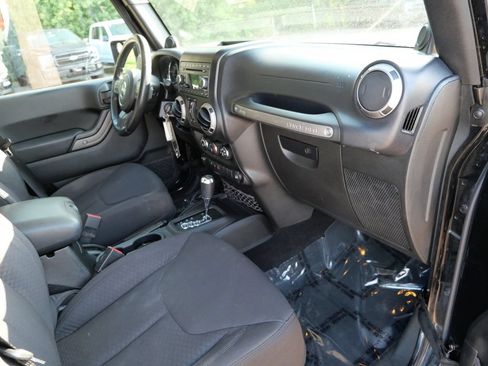 Used 2013 Jeep Wrangler Unlimited Sport AWD/4WD image 11