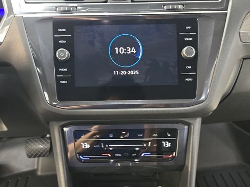Used 2022 Volkswagen Tiguan SE image 21