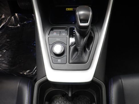 Used 2022 Toyota RAV4 XSE image 12