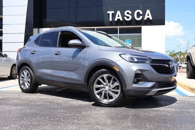 Used 2022 Buick Encore GX Essence w/ Advanced Technology Package FWD image 1