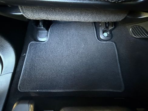 Used 2021 Jeep Grand Cherokee Limited image 30