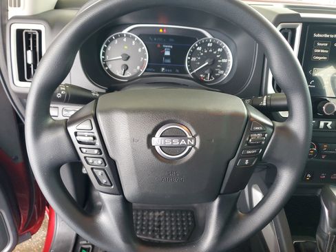 Used 2025 Nissan Frontier SV image 19