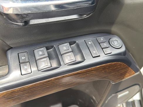 Used 2019 GMC Sierra 2500 Denali w/ Duramax Plus Package AWD/4WD image 19