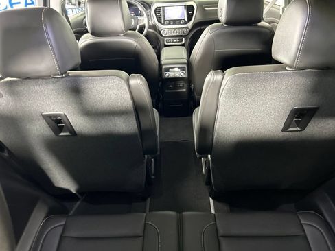 Used 2023 GMC Acadia SLT w/ Technology Package FWD image 35