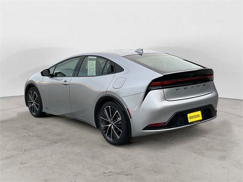 Used 2024 Toyota Prius XLE image 3