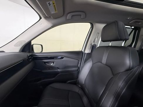 Used 2025 Honda Pilot Touring image 21