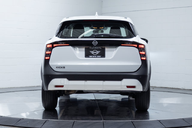 Used 2025 Nissan Kicks S FWD image 7