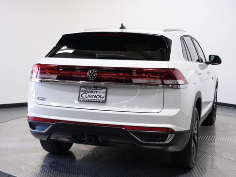 Used 2024 Volkswagen Atlas Cross Sport SE AWD/4WD image 8