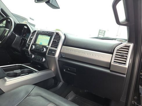 Used 2017 Ford F250 Platinum w/ Platinum Ultimate Package image 16