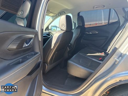 Used 2024 GMC Terrain SLT image 21
