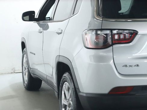 Used 2025 Jeep Compass Latitude AWD/4WD image 40