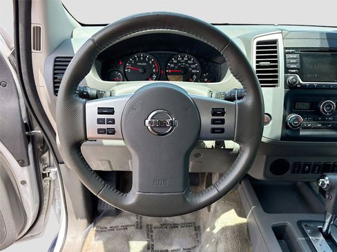 Used 2016 Nissan Frontier SV w/ SV Value Truck Package RWD image 11
