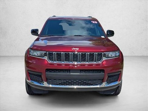 Used 2025 Jeep Grand Cherokee L Laredo AWD/4WD image 2