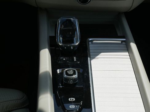 New 2026 Volvo XC60 B5 Ultra w/ Climate Package AWD/4WD image 9