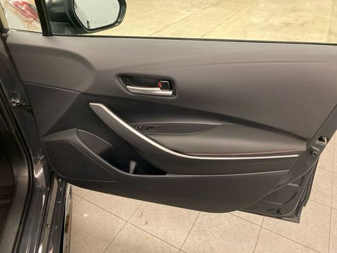 Used 2025 Toyota Corolla SE w/ SE Premium Package FWD image 31