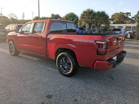 Used 2025 Nissan Frontier SV RWD image 6
