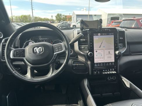 Used 2022 RAM 3500 Laramie AWD/4WD image 11